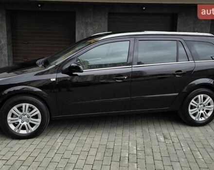 Черный Опель Астра, объемом двигателя 1.7 л и пробегом 224 тыс. км за 5650 $, фото 4 на Automoto.ua
