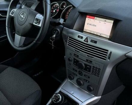 Черный Опель Астра, объемом двигателя 1.6 л и пробегом 160 тыс. км за 6200 $, фото 33 на Automoto.ua