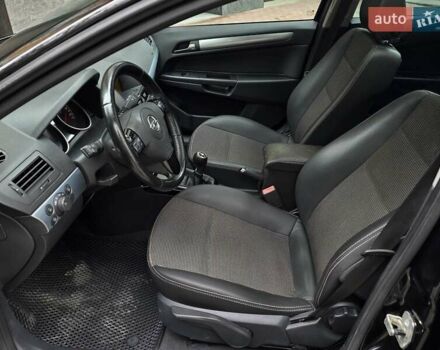 Черный Опель Астра, объемом двигателя 1.7 л и пробегом 224 тыс. км за 5599 $, фото 22 на Automoto.ua
