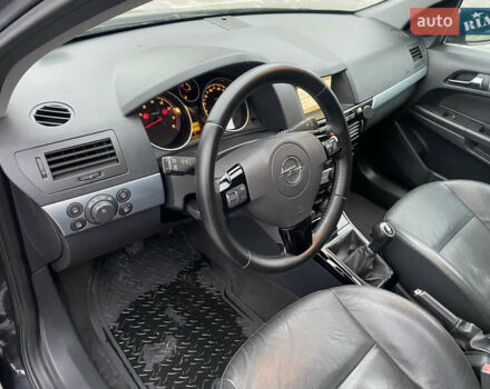 Чорний Опель Астра, об'ємом двигуна 1.6 л та пробігом 243 тис. км за 5950 $, фото 17 на Automoto.ua