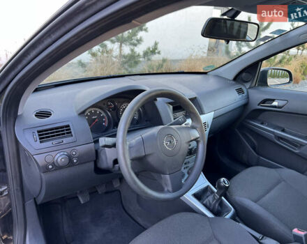 Черный Опель Астра, объемом двигателя 1.4 л и пробегом 242 тыс. км за 4450 $, фото 37 на Automoto.ua