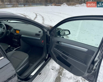 Черный Опель Астра, объемом двигателя 1.6 л и пробегом 148 тыс. км за 6300 $, фото 22 на Automoto.ua