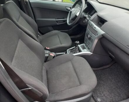 Черный Опель Астра, объемом двигателя 1.8 л и пробегом 200 тыс. км за 5750 $, фото 15 на Automoto.ua