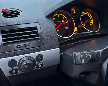 Чорний Опель Астра, об'ємом двигуна 1.7 л та пробігом 320 тис. км за 4600 $, фото 9 на Automoto.ua