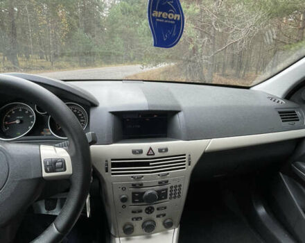 Черный Опель Астра, объемом двигателя 1.6 л и пробегом 191 тыс. км за 5999 $, фото 16 на Automoto.ua