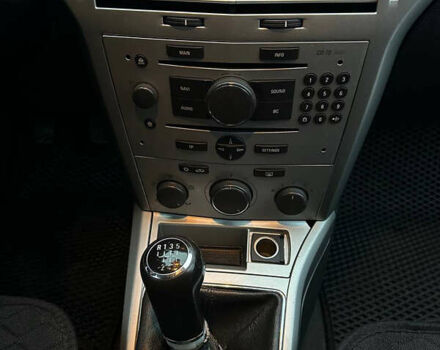 Чорний Опель Астра, об'ємом двигуна 1.7 л та пробігом 320 тис. км за 4600 $, фото 13 на Automoto.ua