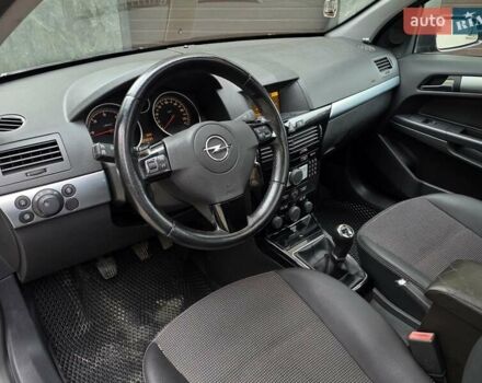 Черный Опель Астра, объемом двигателя 1.7 л и пробегом 224 тыс. км за 5650 $, фото 23 на Automoto.ua