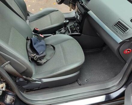 Черный Опель Астра, объемом двигателя 1.8 л и пробегом 225 тыс. км за 6800 $, фото 27 на Automoto.ua