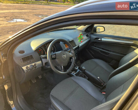 Опель Астра 2009 в Тернополе на Automoto.ua Черный Опель Астра, объемом двигателя 1.6 л и пробегом 261 тыс. км за 5600 $, фото 14 на Automoto.ua