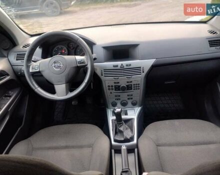 Опель Астра 2009 в Кременце на Automoto.ua Черный Опель Астра, объемом двигателя 1.7 л и пробегом 308 тыс. км за 4999 $, фото 15 на Automoto.ua