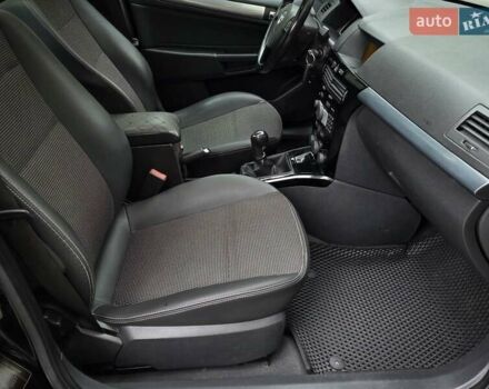 Черный Опель Астра, объемом двигателя 1.7 л и пробегом 224 тыс. км за 5599 $, фото 33 на Automoto.ua