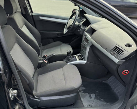 Черный Опель Астра, объемом двигателя 1.69 л и пробегом 223 тыс. км за 5900 $, фото 8 на Automoto.ua