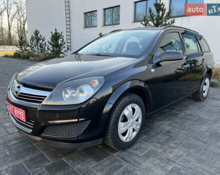 Черный Опель Астра, объемом двигателя 1.4 л и пробегом 242 тыс. км за 4450 $, фото 4 на Automoto.ua