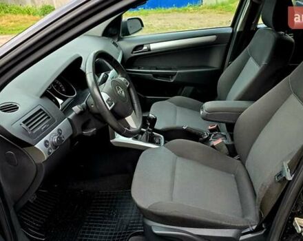 Черный Опель Астра, объемом двигателя 1.6 л и пробегом 238 тыс. км за 6299 $, фото 43 на Automoto.ua