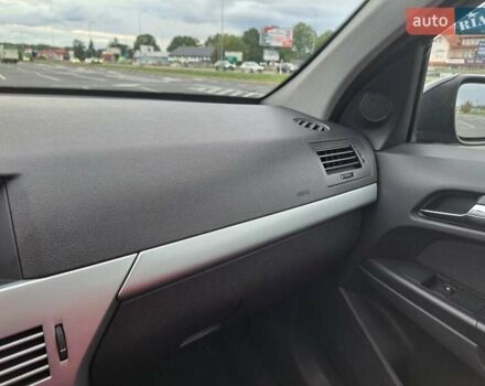 Черный Опель Астра, объемом двигателя 1.6 л и пробегом 212 тыс. км за 5200 $, фото 20 на Automoto.ua