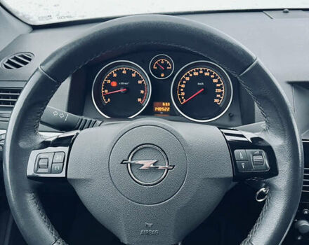 Черный Опель Астра, объемом двигателя 1.6 л и пробегом 148 тыс. км за 6300 $, фото 33 на Automoto.ua