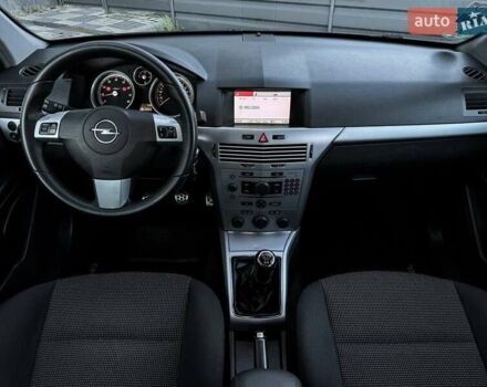 Черный Опель Астра, объемом двигателя 1.6 л и пробегом 160 тыс. км за 6200 $, фото 36 на Automoto.ua