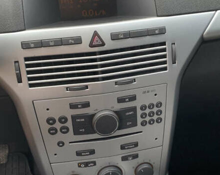 Черный Опель Астра, объемом двигателя 1.6 л и пробегом 242 тыс. км за 5800 $, фото 8 на Automoto.ua