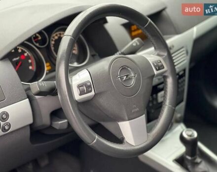 Черный Опель Астра, объемом двигателя 1.6 л и пробегом 199 тыс. км за 6499 $, фото 39 на Automoto.ua