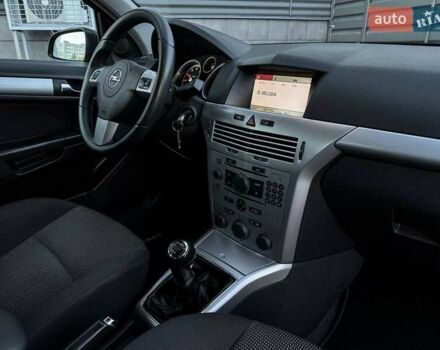 Черный Опель Астра, объемом двигателя 1.6 л и пробегом 160 тыс. км за 6200 $, фото 48 на Automoto.ua