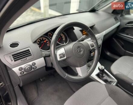 Черный Опель Астра, объемом двигателя 1.6 л и пробегом 199 тыс. км за 6499 $, фото 36 на Automoto.ua