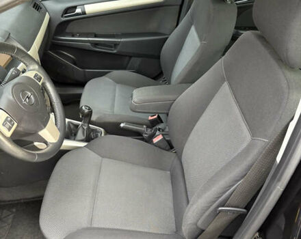 Опель Астра 2009 у Белой Церкве на Automoto.ua Чорний Опель Астра, об'ємом двигуна 1.6 л та пробігом 240 тис. км за 5900 $, фото 24 на Automoto.ua