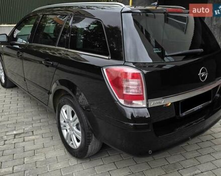 Черный Опель Астра, объемом двигателя 1.7 л и пробегом 224 тыс. км за 5650 $, фото 6 на Automoto.ua