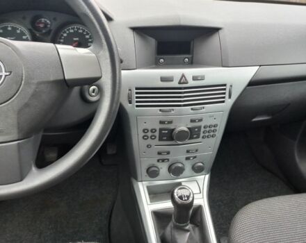 Черный Опель Астра, объемом двигателя 1.8 л и пробегом 200 тыс. км за 5750 $, фото 18 на Automoto.ua