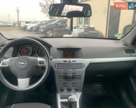 Черный Опель Астра, объемом двигателя 1.6 л и пробегом 232 тыс. км за 5500 $, фото 20 на Automoto.ua