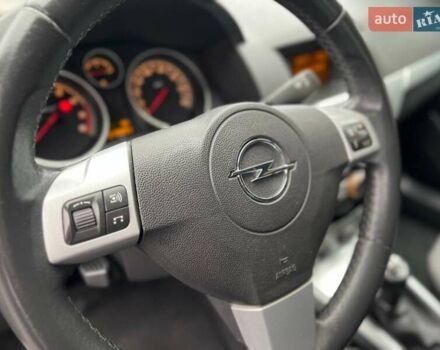 Черный Опель Астра, объемом двигателя 1.6 л и пробегом 199 тыс. км за 6499 $, фото 38 на Automoto.ua