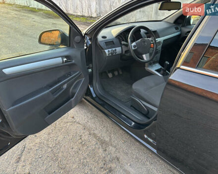 Черный Опель Астра, объемом двигателя 1.6 л и пробегом 217 тыс. км за 6200 $, фото 11 на Automoto.ua