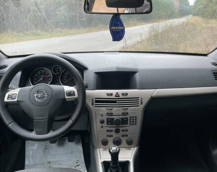Черный Опель Астра, объемом двигателя 1.6 л и пробегом 191 тыс. км за 5999 $, фото 13 на Automoto.ua