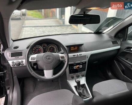 Черный Опель Астра, объемом двигателя 1.6 л и пробегом 199 тыс. км за 6499 $, фото 52 на Automoto.ua