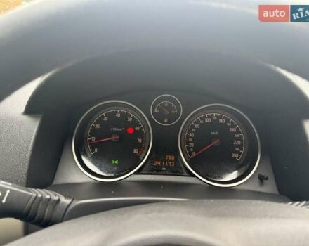 Черный Опель Астра, объемом двигателя 1.6 л и пробегом 240 тыс. км за 5550 $, фото 5 на Automoto.ua