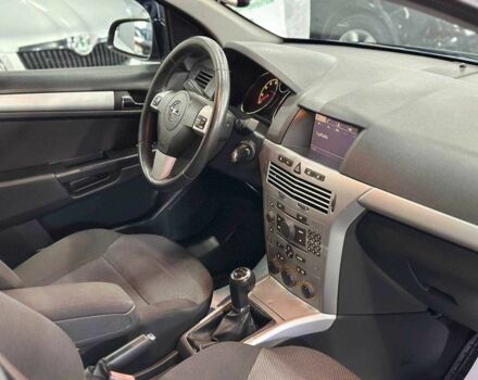 Черный Опель Астра, объемом двигателя 1.6 л и пробегом 186 тыс. км за 6799 $, фото 17 на Automoto.ua