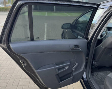 Черный Опель Астра, объемом двигателя 1.69 л и пробегом 223 тыс. км за 5900 $, фото 13 на Automoto.ua