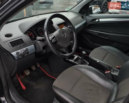 Черный Опель Астра, объемом двигателя 1.6 л и пробегом 247 тыс. км за 6299 $, фото 43 на Automoto.ua