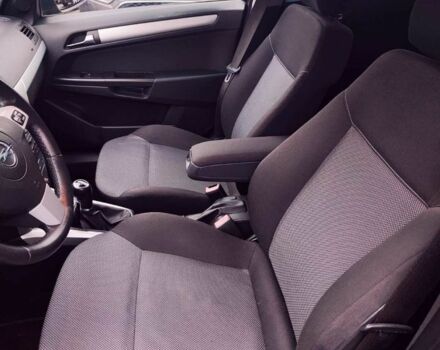 Черный Опель Астра, объемом двигателя 1.6 л и пробегом 230 тыс. км за 6300 $, фото 2 на Automoto.ua