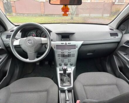 Черный Опель Астра, объемом двигателя 1.8 л и пробегом 200 тыс. км за 5750 $, фото 17 на Automoto.ua