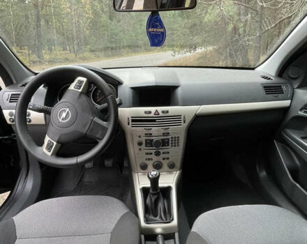 Черный Опель Астра, объемом двигателя 1.6 л и пробегом 191 тыс. км за 5999 $, фото 7 на Automoto.ua