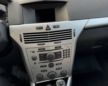 Черный Опель Астра, объемом двигателя 1.69 л и пробегом 223 тыс. км за 5900 $, фото 14 на Automoto.ua