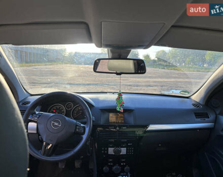 Опель Астра 2009 в Тернополе на Automoto.ua Черный Опель Астра, объемом двигателя 1.6 л и пробегом 261 тыс. км за 5600 $, фото 16 на Automoto.ua