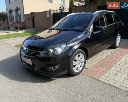 Черный Опель Астра, объемом двигателя 1.8 л и пробегом 241 тыс. км за 5500 $, фото 9 на Automoto.ua