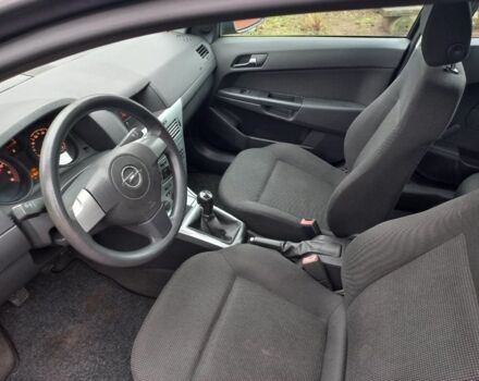 Черный Опель Астра, объемом двигателя 1.8 л и пробегом 200 тыс. км за 5750 $, фото 14 на Automoto.ua