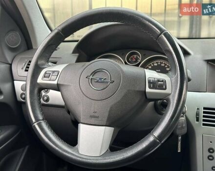 Опель Астра 2009 в Киеве на Automoto.ua Черный Опель Астра, объемом двигателя 1.6 л и пробегом 282 тыс. км за 5990 $, фото 12 на Automoto.ua