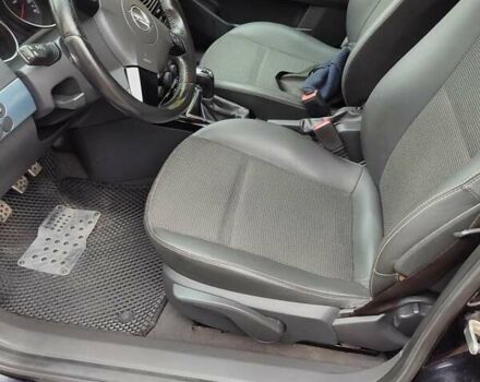 Черный Опель Астра, объемом двигателя 1.8 л и пробегом 225 тыс. км за 6800 $, фото 18 на Automoto.ua