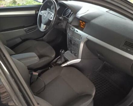 Черный Опель Астра, объемом двигателя 1.6 л и пробегом 168 тыс. км за 5400 $, фото 9 на Automoto.ua