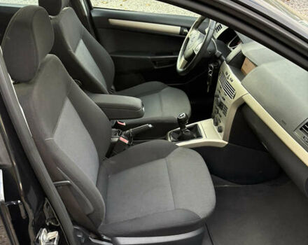 Опель Астра 2009 у Белой Церкве на Automoto.ua Чорний Опель Астра, об'ємом двигуна 1.6 л та пробігом 240 тис. км за 5900 $, фото 49 на Automoto.ua