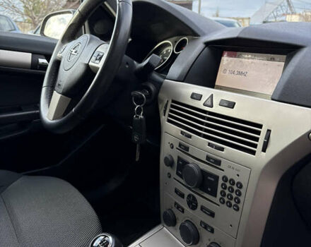 Опель Астра 2009 у Белой Церкве на Automoto.ua Чорний Опель Астра, об'ємом двигуна 1.6 л та пробігом 240 тис. км за 5900 $, фото 52 на Automoto.ua