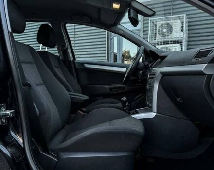 Черный Опель Астра, объемом двигателя 1.6 л и пробегом 160 тыс. км за 6200 $, фото 43 на Automoto.ua